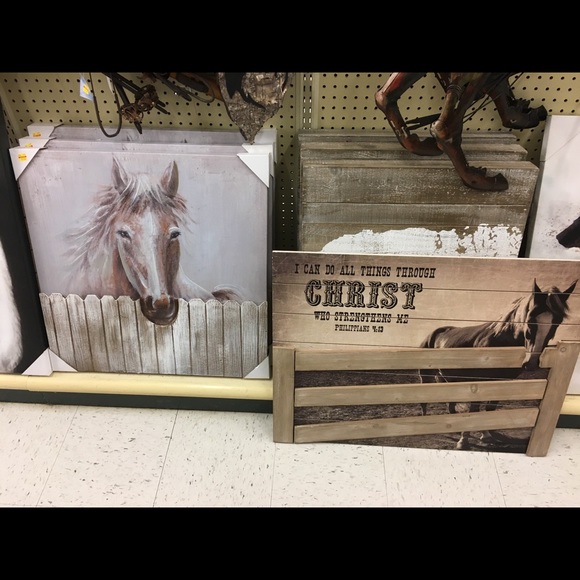 About Me 👩🏻‍💻🎓🐾🐴❄️🍩 - Picture 5 of 5